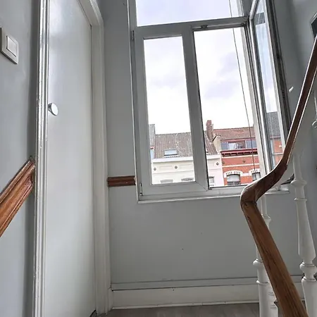 Appartement à 5 Min De La Gare Du Midi, 1-2 Pe *