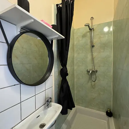 A 5 Min De La Gare Du Midi, 1-2 Pe *