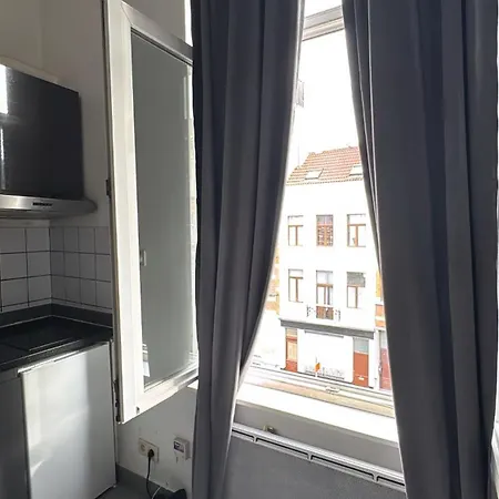 A 5 Min De La Gare Du Midi, 1-2 Pe *